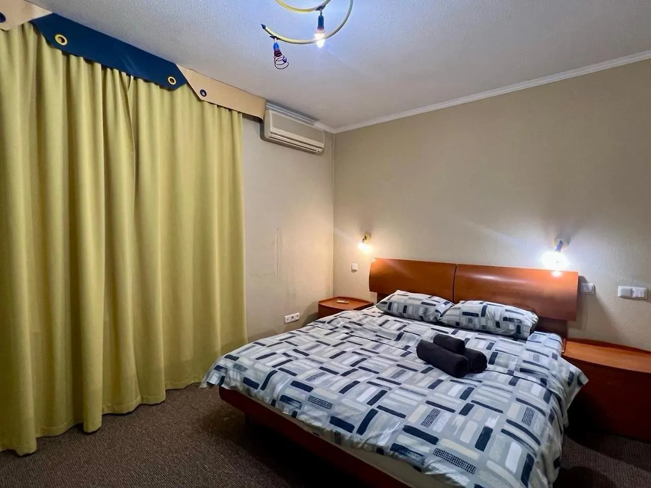 Apartment In The Center Of Kiev