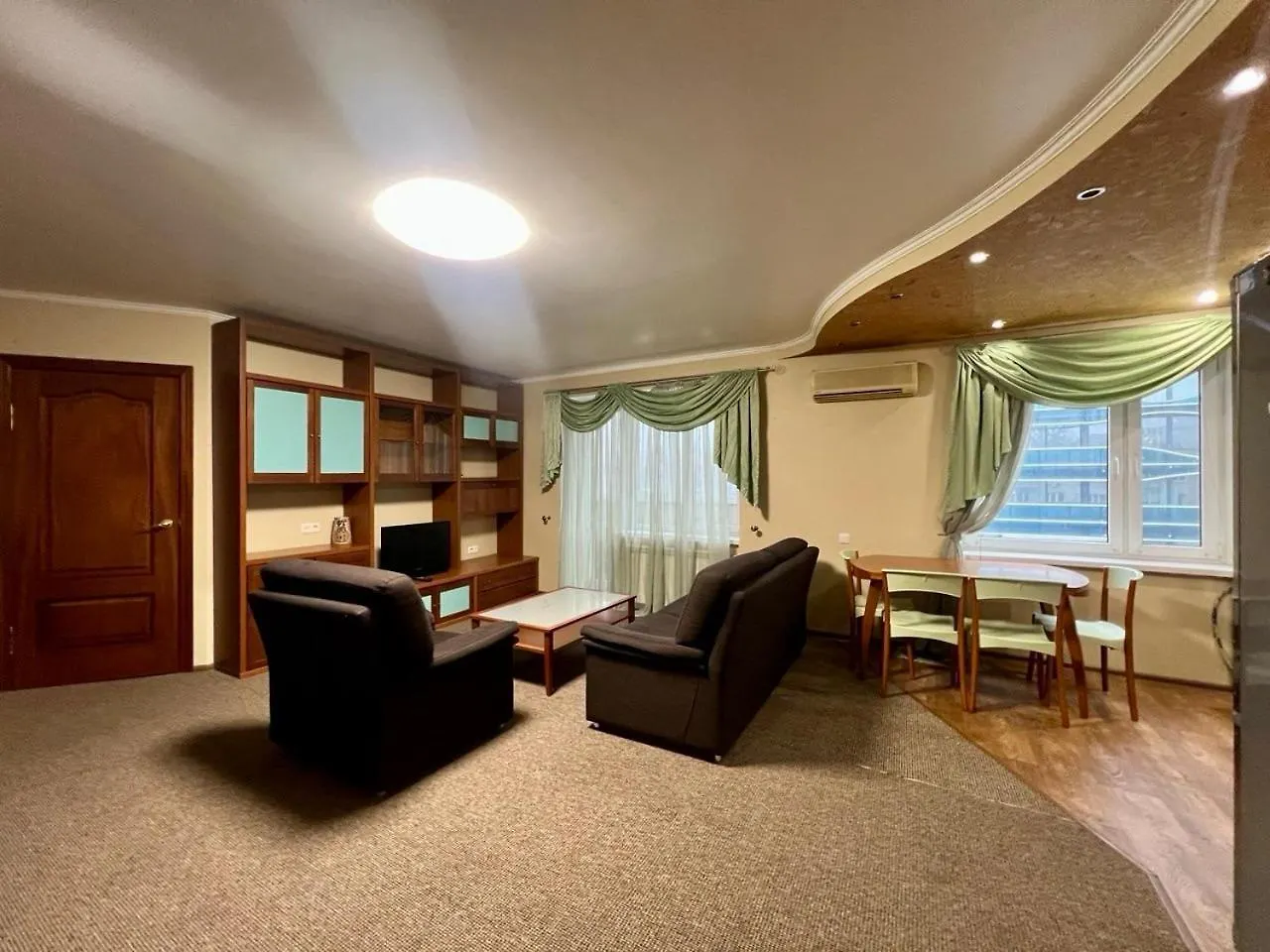 Apartment In The Center Of Kiev 0*,